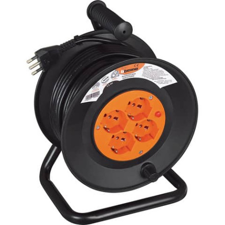 Avvolgicavo con cavo da 15m bticino con spina 2P+T 16A e 4 prese 10/16A arancio nero - S2515N